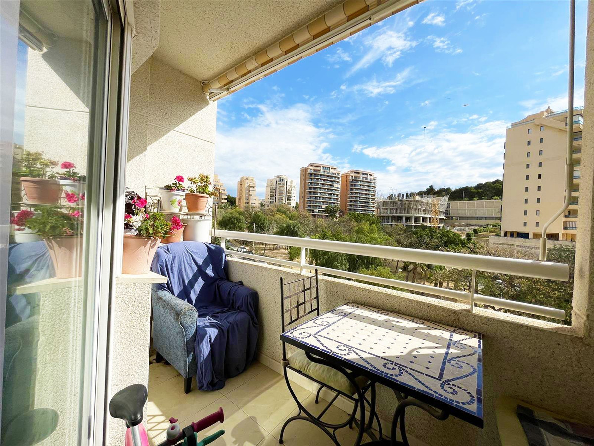Se vende Apartamento Planta Media de 3 dormitorios en Costa Blanca, Alicante, España