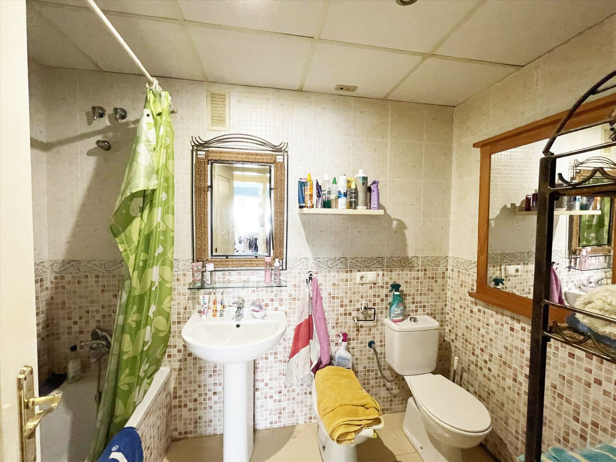 Se vende Apartamento Planta Media de 3 dormitorios en Costa Blanca, Alicante, España