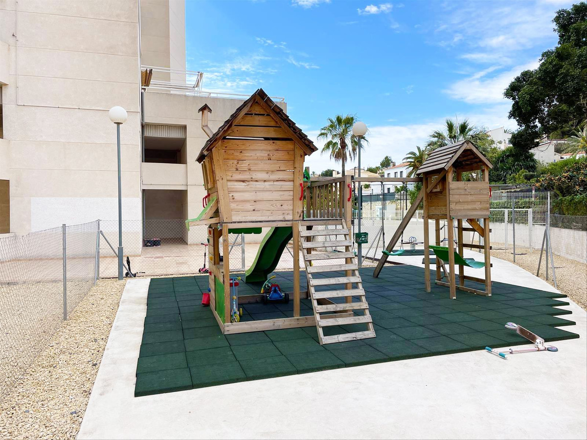 Se vende Apartamento Planta Media de 3 dormitorios en Costa Blanca, Alicante, España