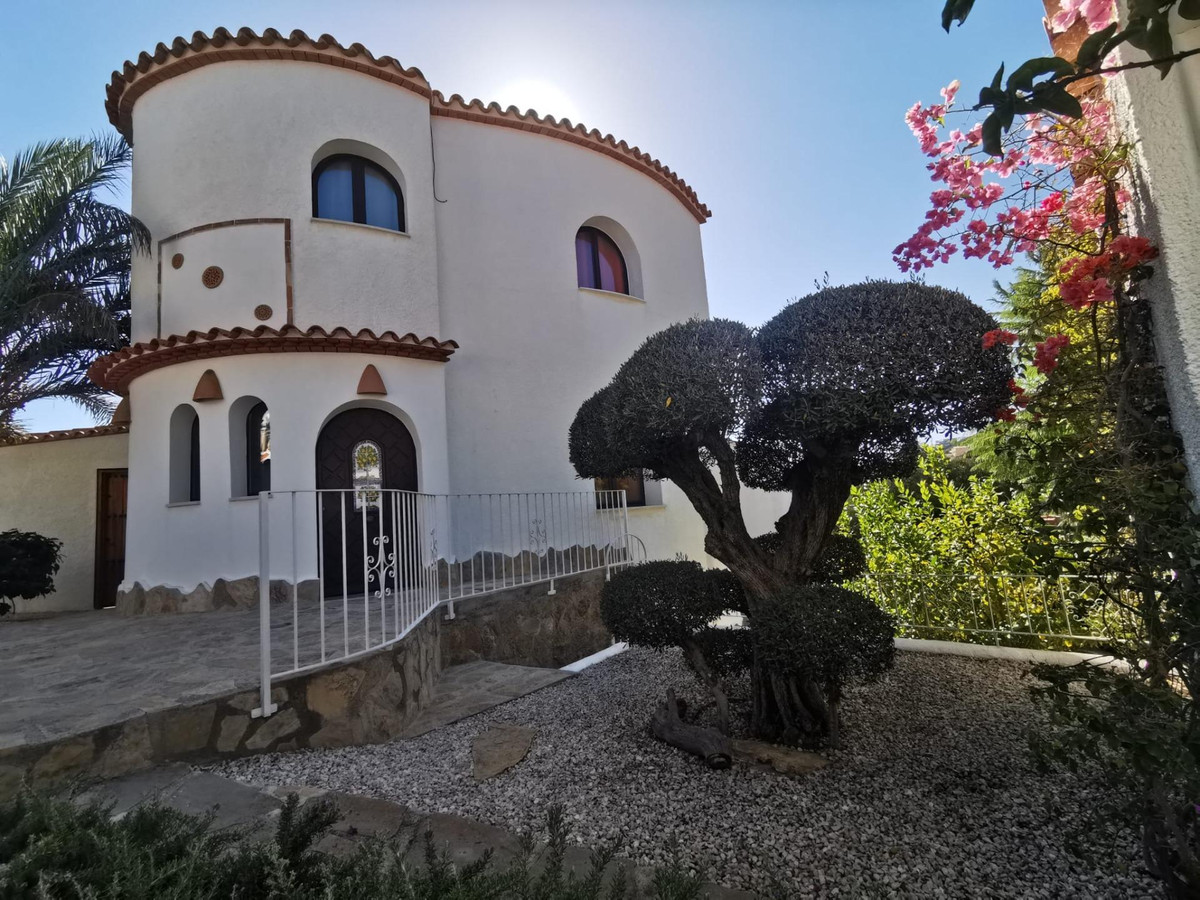 Se vende Bungalow de 5 dormitorios en Costa Blanca, Alicante, España