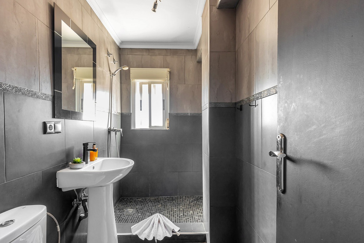 Se vende Apartamento Planta Media de 2 dormitorios en Costa Blanca, Alicante, España