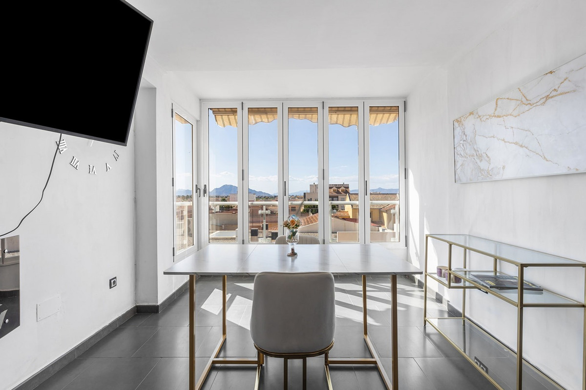 Se vende Apartamento Planta Media de 2 dormitorios en Costa Blanca, Alicante, España