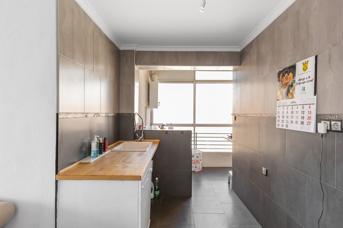 Se vende Apartamento Planta Media de 2 dormitorios en Costa Blanca, Alicante, España