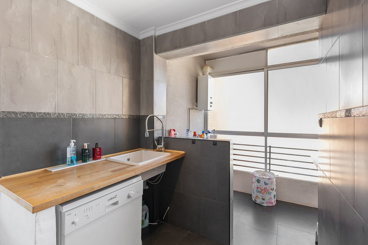 Se vende Apartamento Planta Media de 2 dormitorios en Costa Blanca, Alicante, España