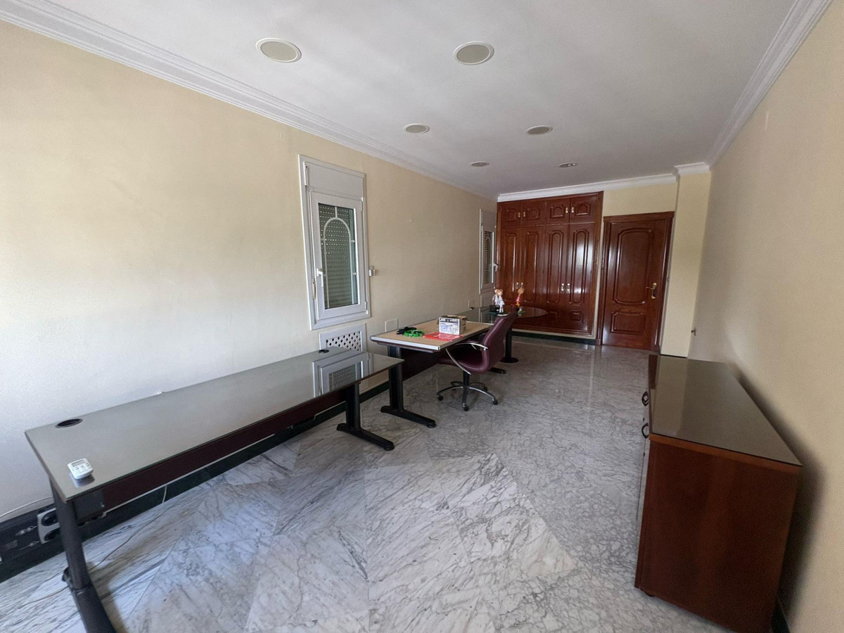 8 Bed Townhouse for sale in Alhaurín De La Torre Costa Del Sol, Málaga, Spain