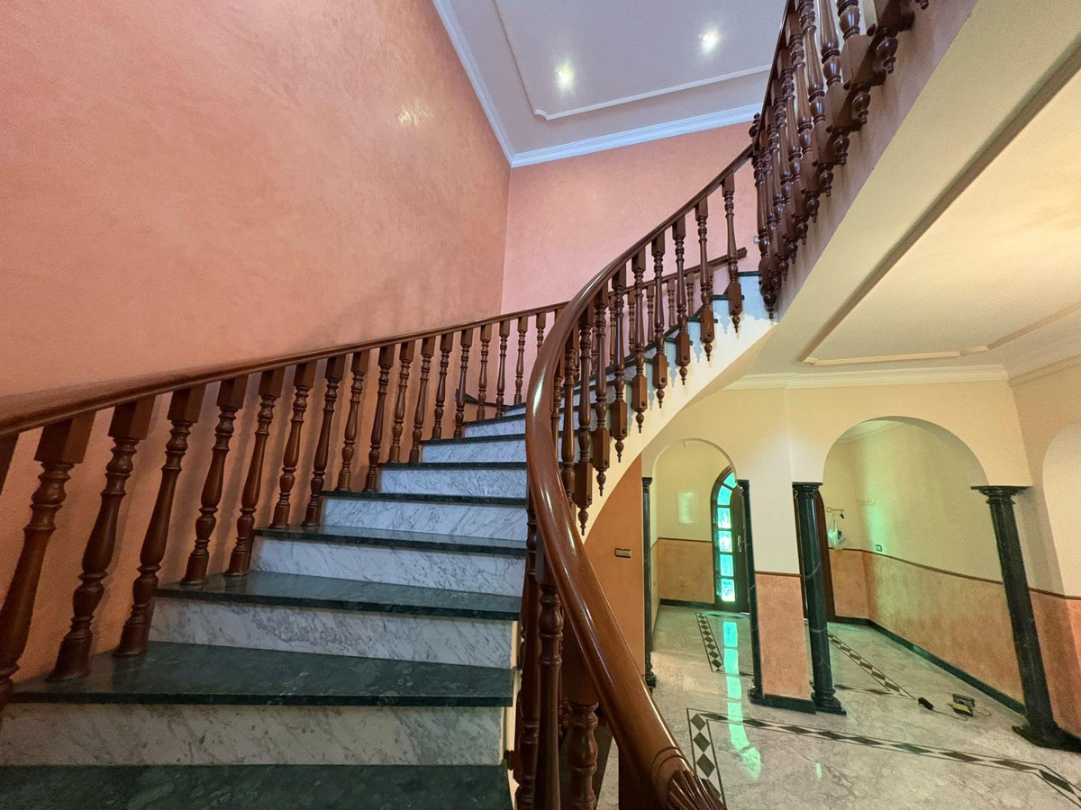 8 Bed Townhouse for sale in Alhaurín De La Torre Costa Del Sol, Málaga, Spain