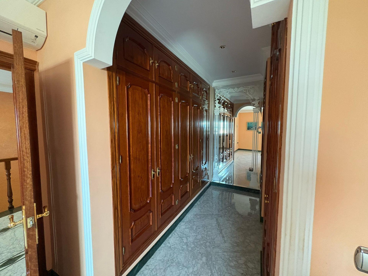 8 Bed Townhouse for sale in Alhaurín De La Torre Costa Del Sol, Málaga, Spain