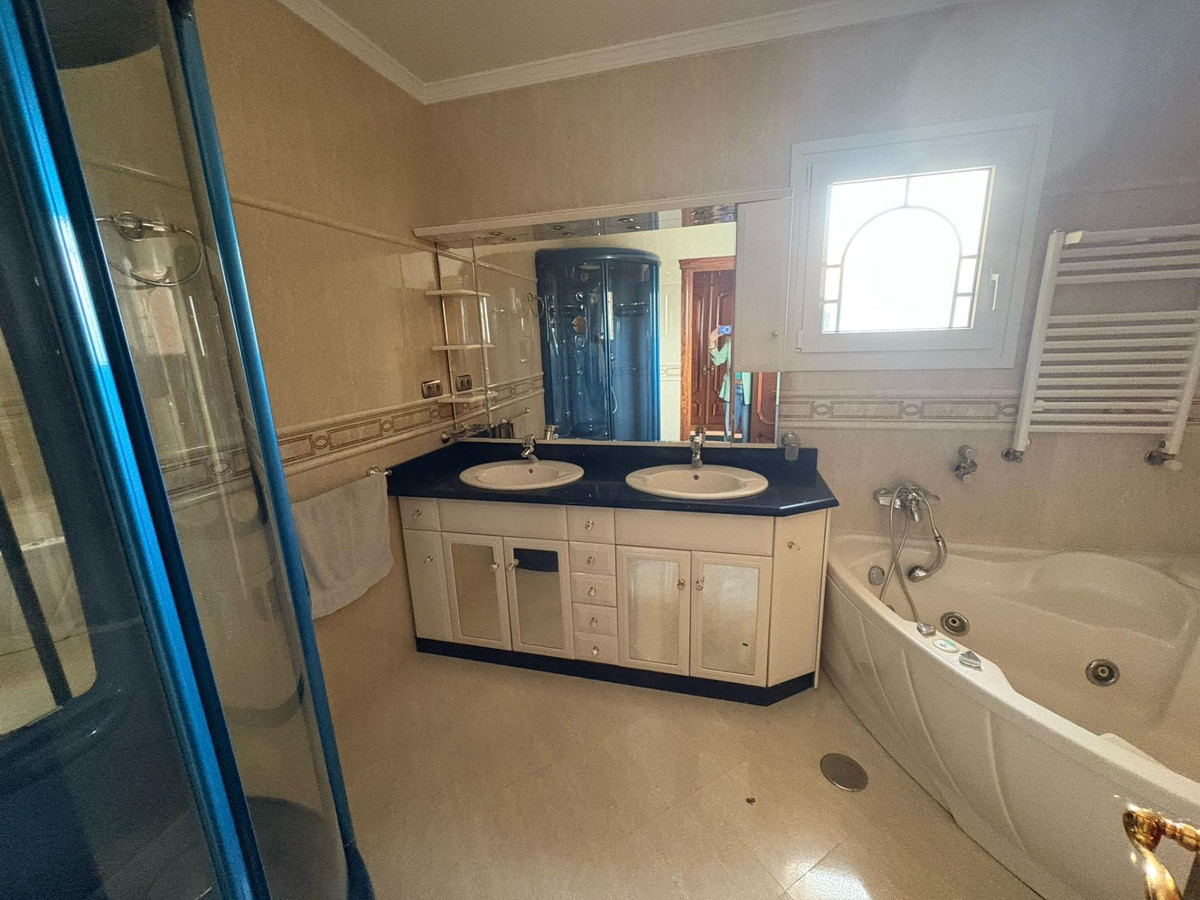 8 Bed Townhouse for sale in Alhaurín De La Torre Costa Del Sol, Málaga, Spain