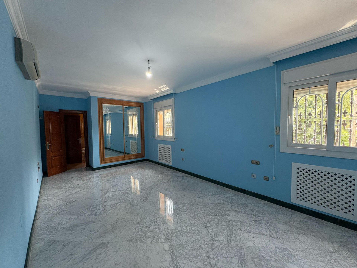 8 Bed Townhouse for sale in Alhaurín De La Torre Costa Del Sol, Málaga, Spain