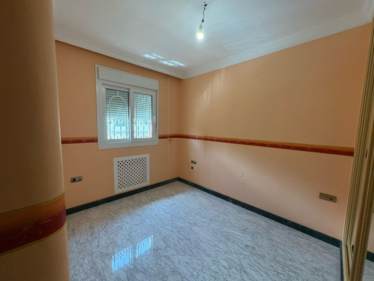 8 Bed Townhouse for sale in Alhaurín De La Torre Costa Del Sol, Málaga, Spain