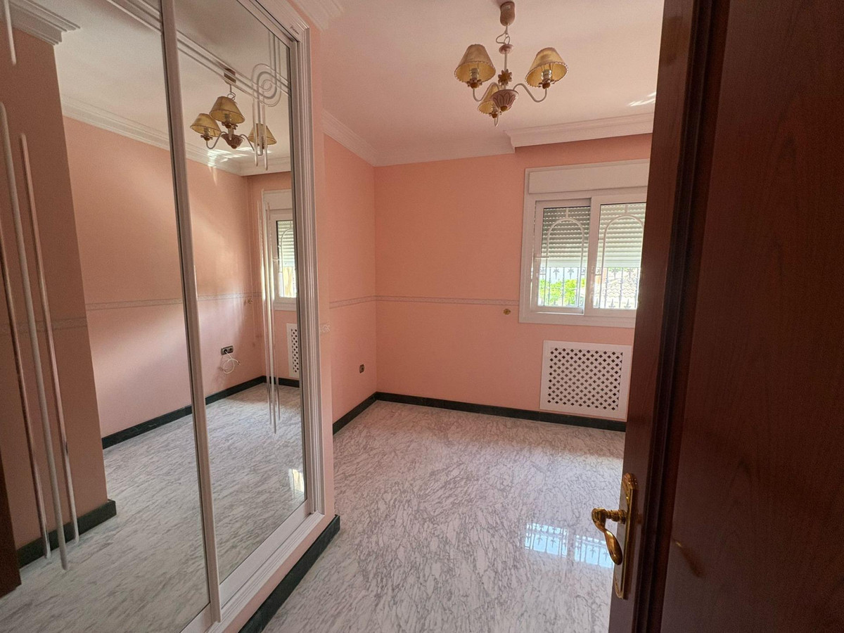 8 Bed Townhouse for sale in Alhaurín De La Torre Costa Del Sol, Málaga, Spain