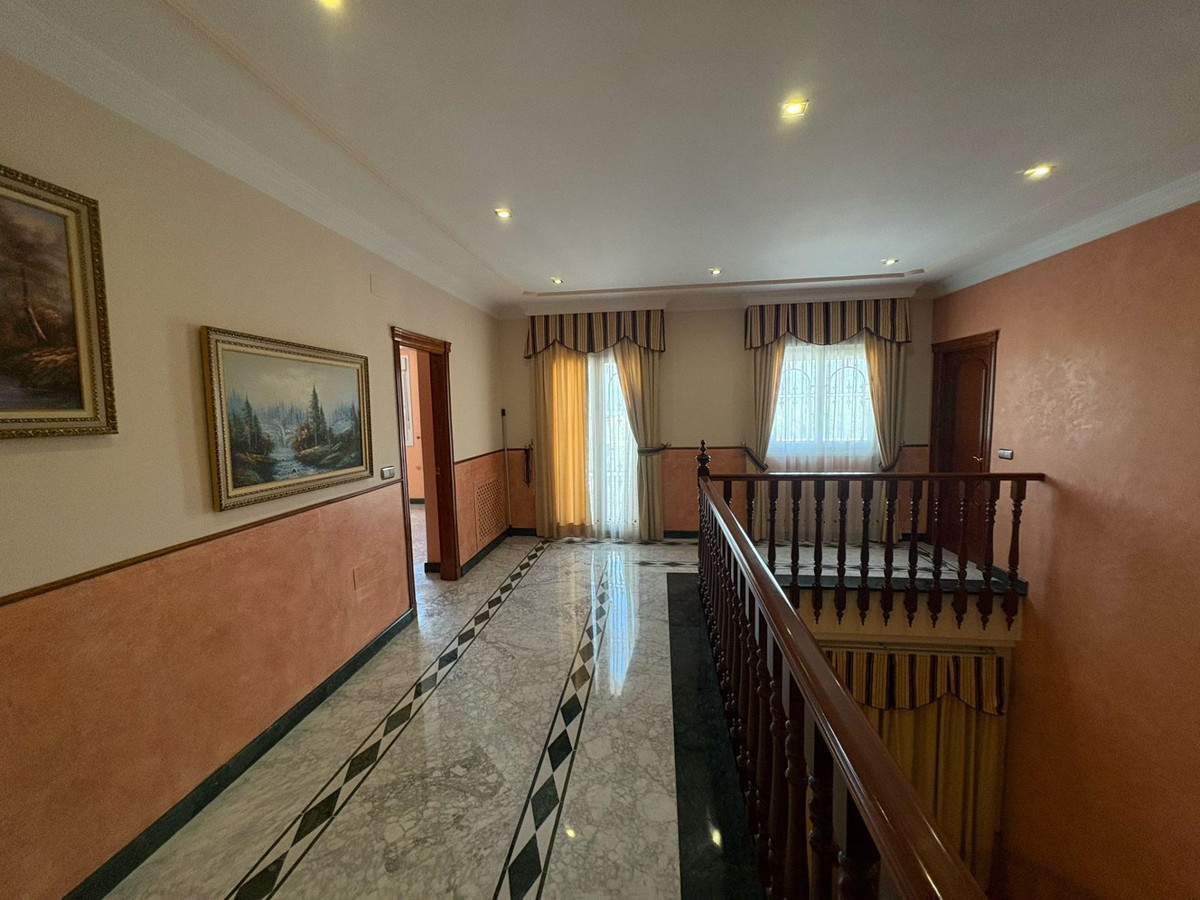 8 Bed Townhouse for sale in Alhaurín De La Torre Costa Del Sol, Málaga, Spain