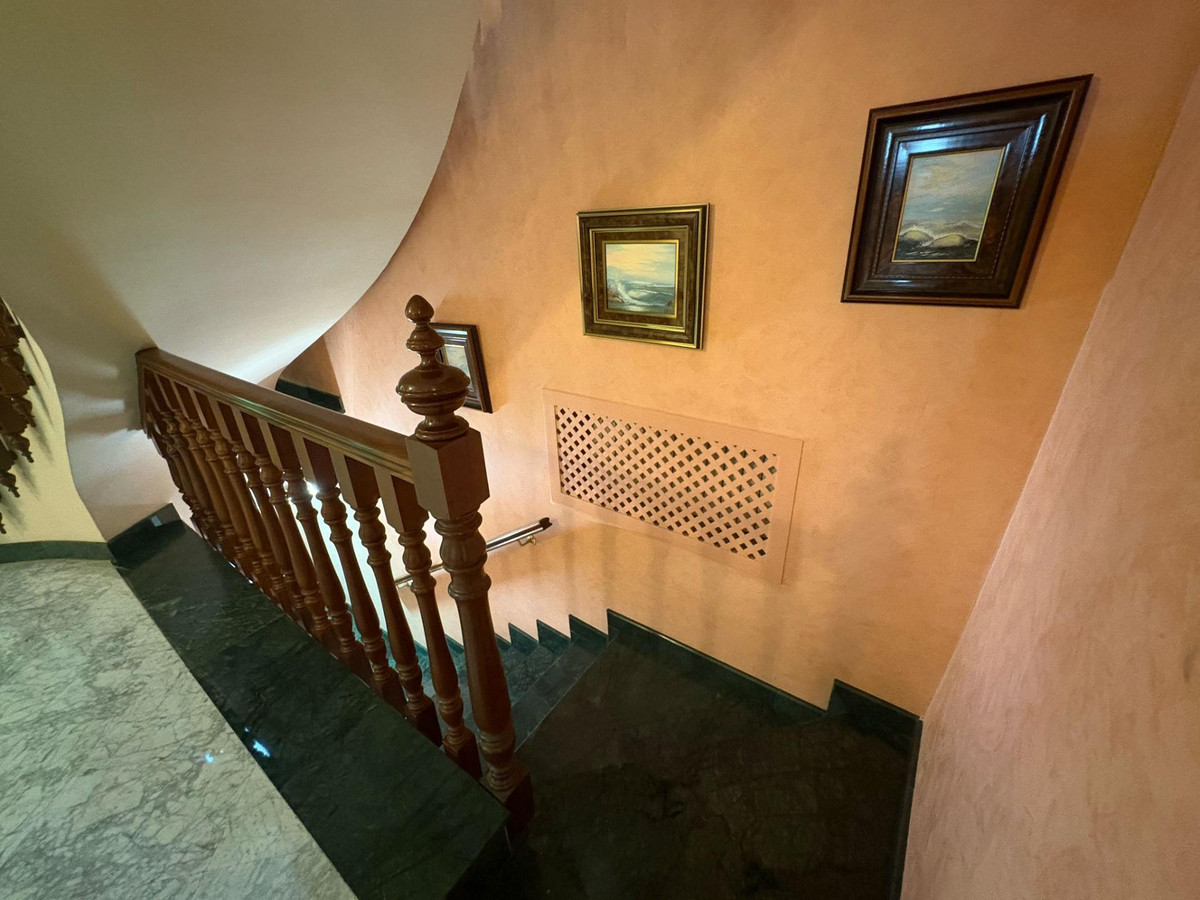 8 Bed Townhouse for sale in Alhaurín De La Torre Costa Del Sol, Málaga, Spain