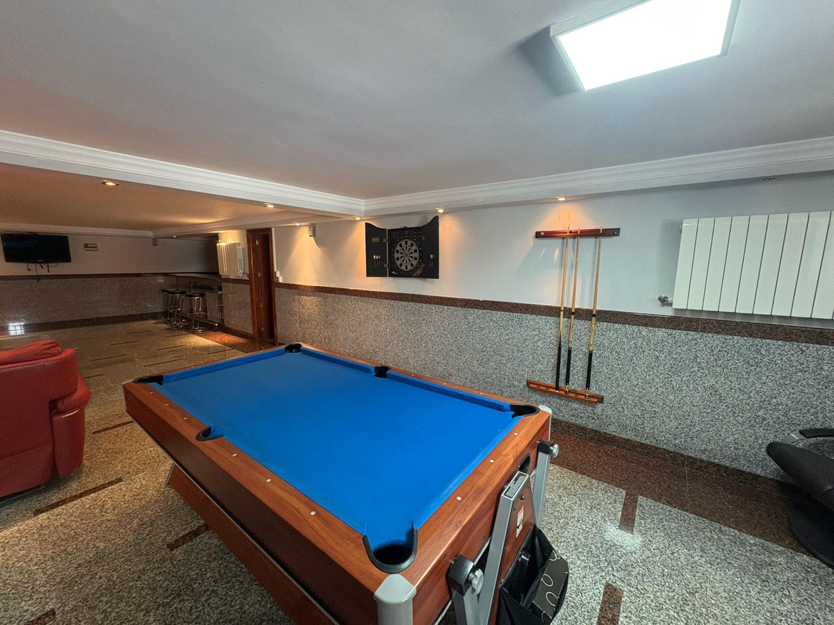 8 Bed Townhouse for sale in Alhaurín De La Torre Costa Del Sol, Málaga, Spain