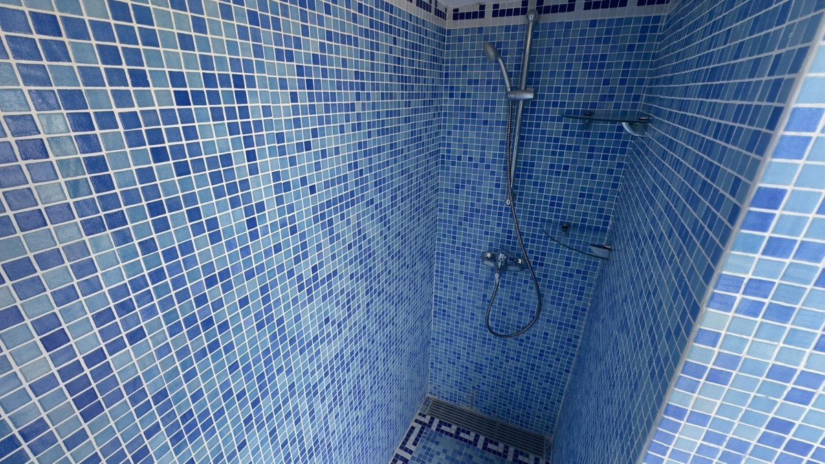 8 Bed Townhouse for sale in Alhaurín De La Torre Costa Del Sol, Málaga, Spain
