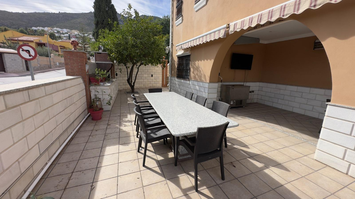 8 Bed Townhouse for sale in Alhaurín De La Torre Costa Del Sol, Málaga, Spain