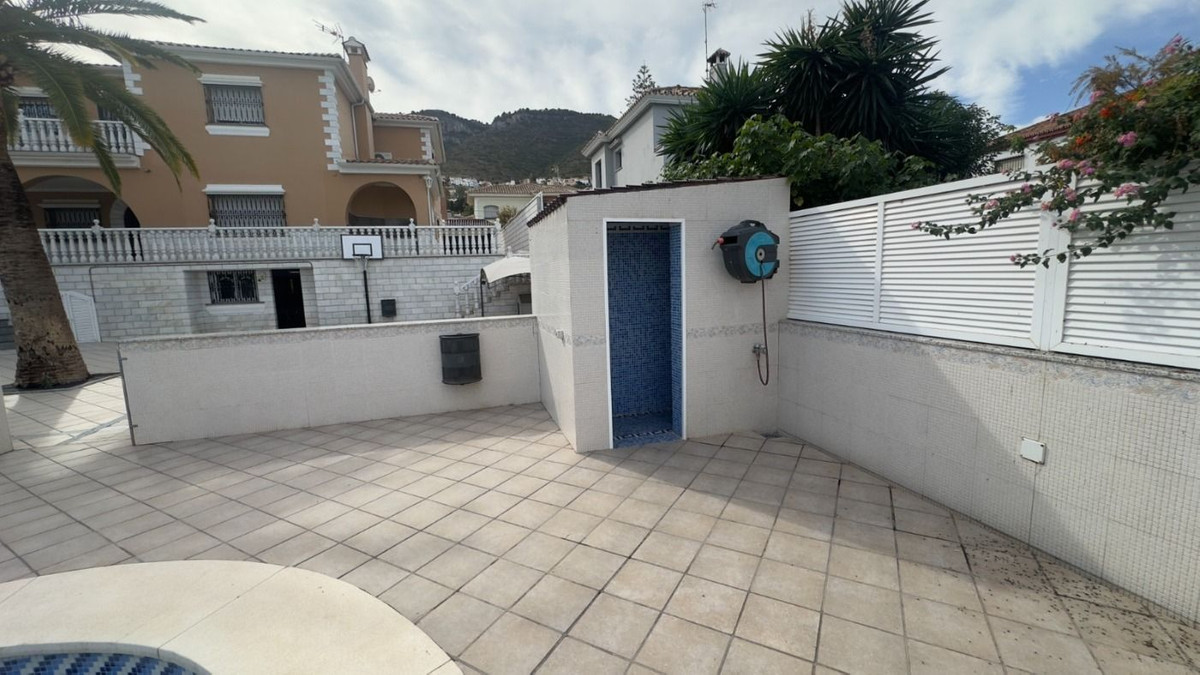 8 Bed Townhouse for sale in Alhaurín De La Torre Costa Del Sol, Málaga, Spain