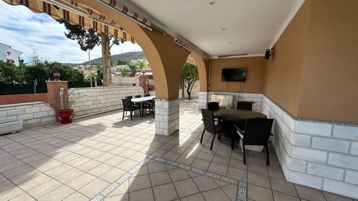 8 Bed Townhouse for sale in Alhaurín De La Torre Costa Del Sol, Málaga, Spain