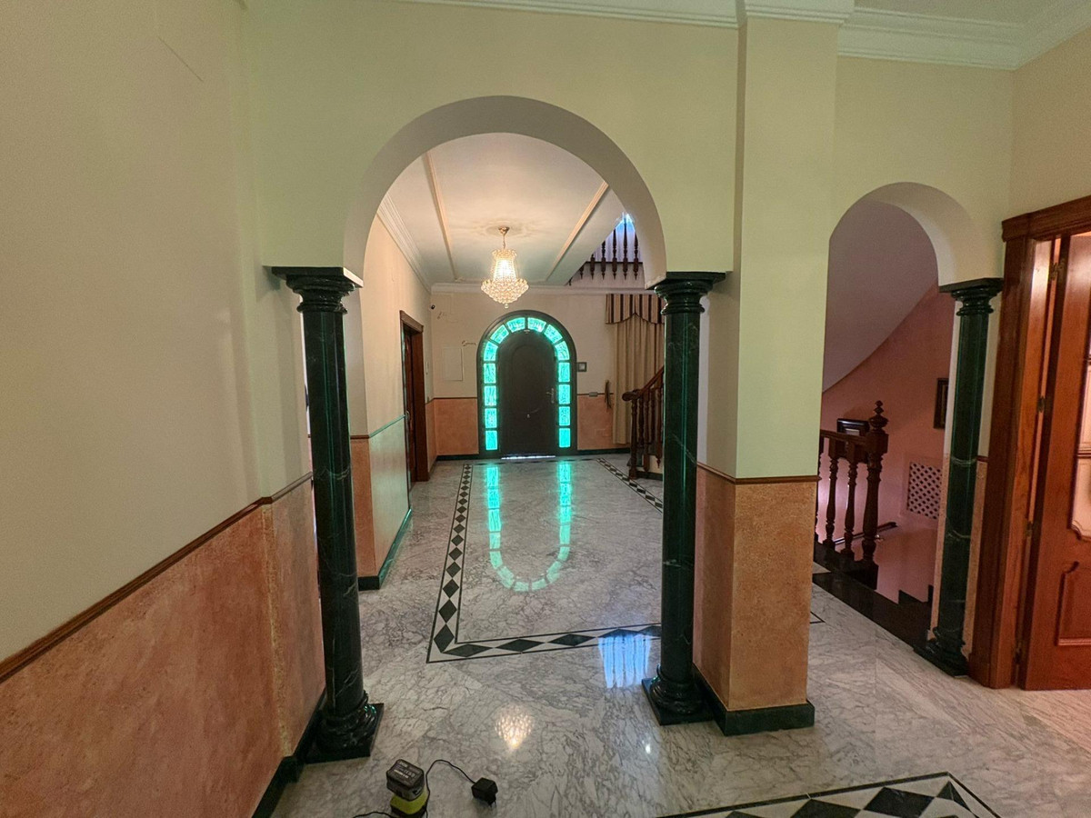 8 Bed Townhouse for sale in Alhaurín De La Torre Costa Del Sol, Málaga, Spain