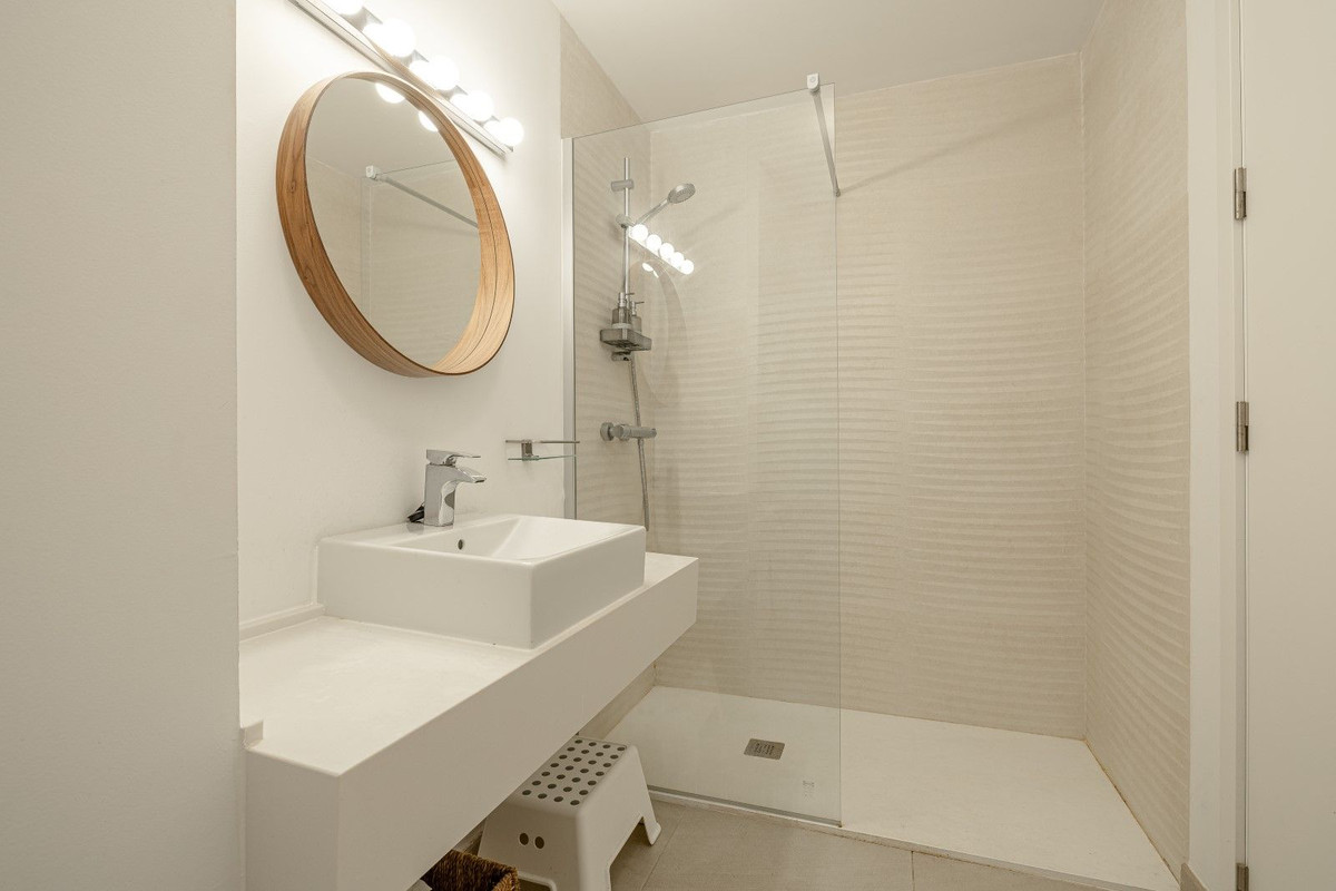 Se vende Apartamento Planta Baja de 2 dormitorios en Costa Del Sol, Málaga, España