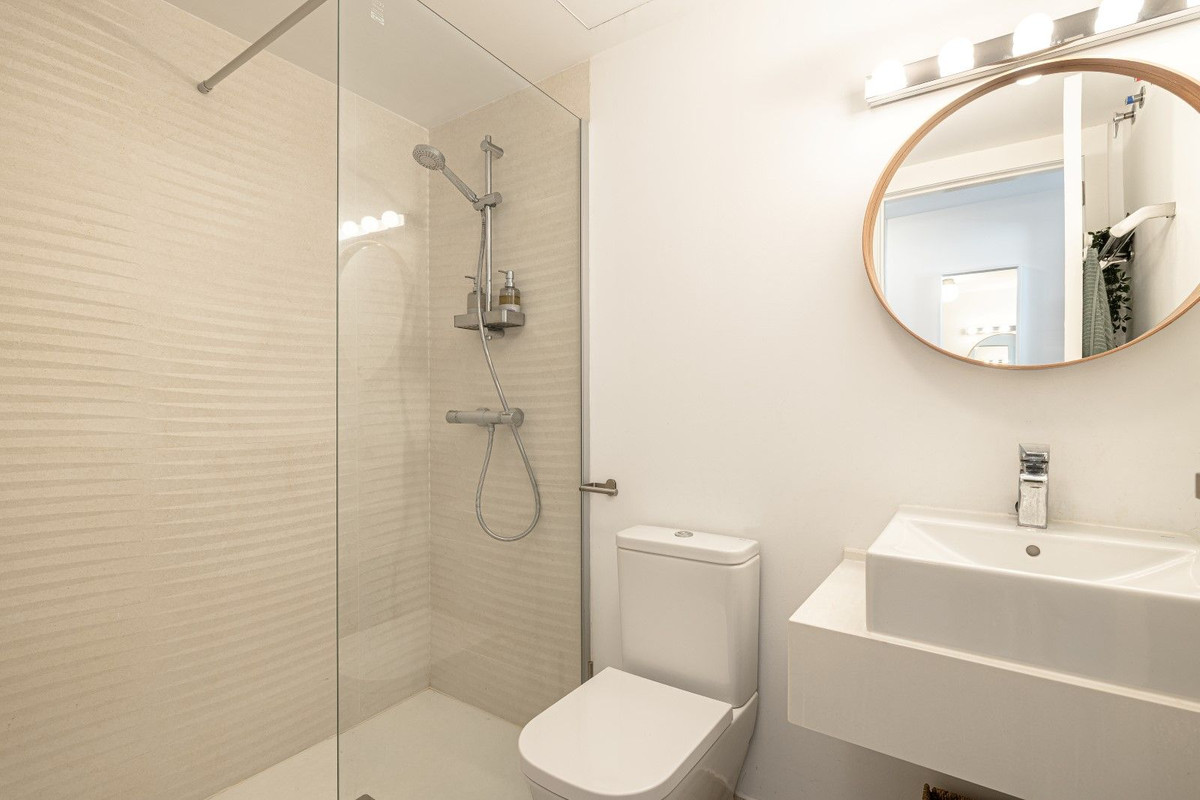Se vende Apartamento Planta Baja de 2 dormitorios en Costa Del Sol, Málaga, España
