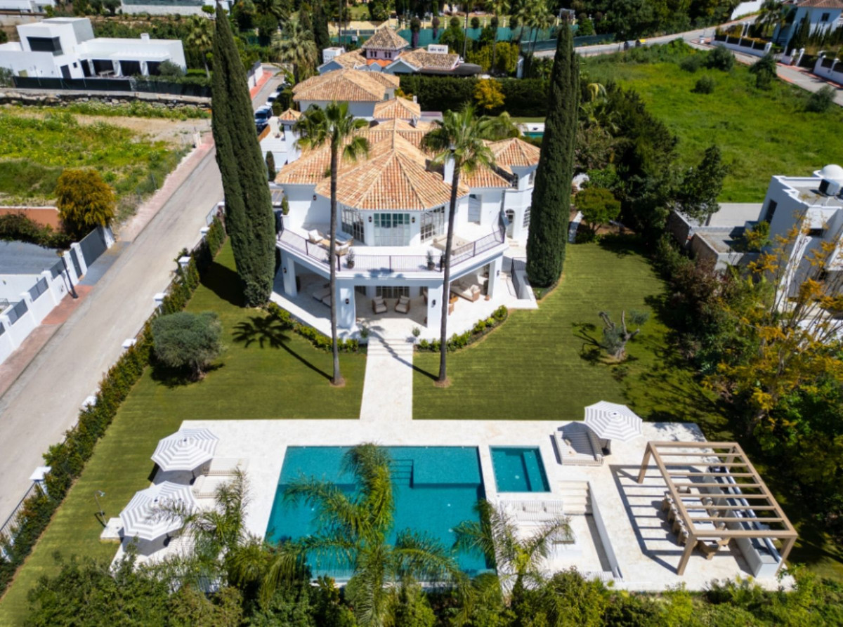 Se vende Villa - Chalet de 5 dormitorios en Costa Del Sol, Málaga, España