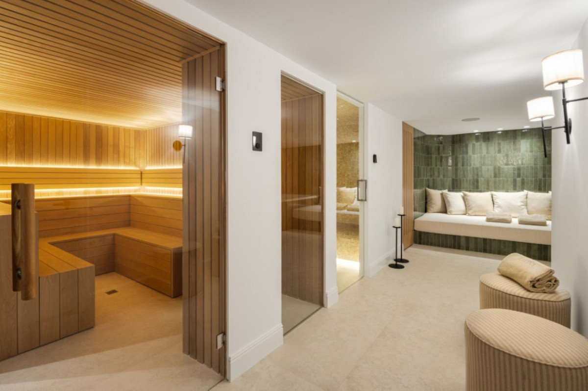 Se vende Villa - Chalet de 5 dormitorios en Costa Del Sol, Málaga, España