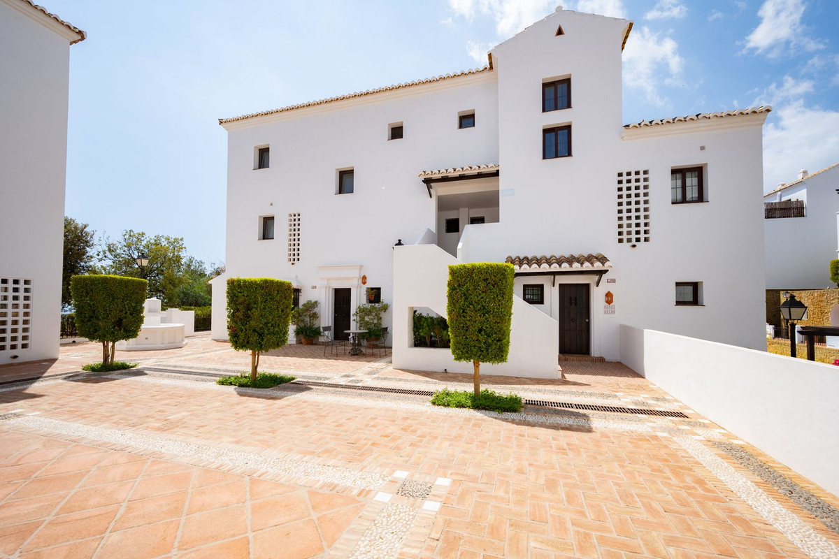 4 Bed Apartment for sale in Altos De Los Monteros Costa Del Sol, Málaga, Spain