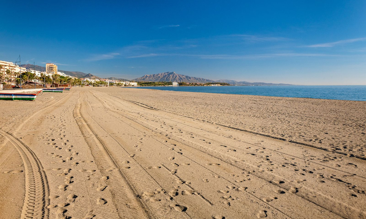 Se vende Hotel de 11 dormitorios en Costa Del Sol, Málaga, España