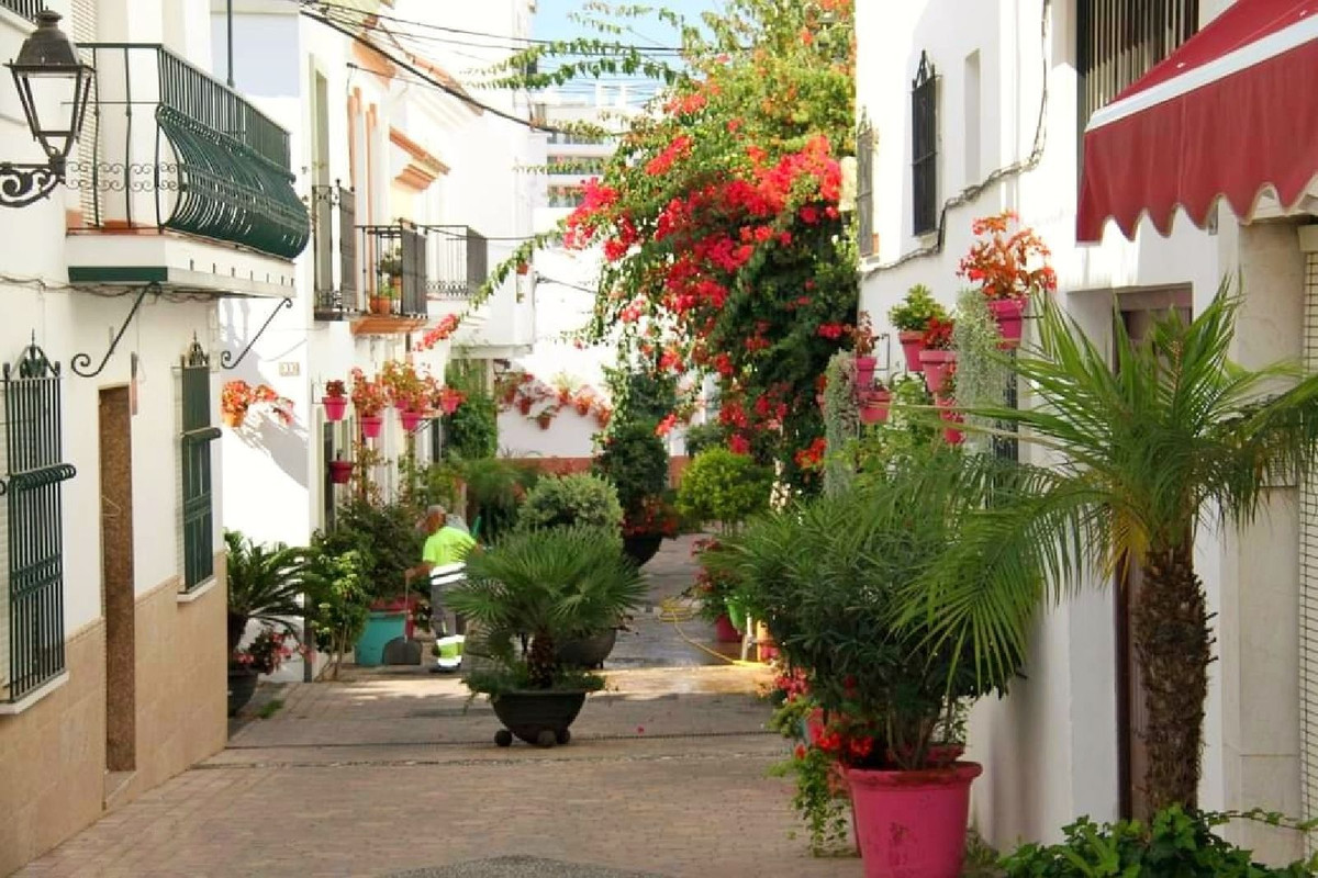 Se vende Hotel de 11 dormitorios en Costa Del Sol, Málaga, España