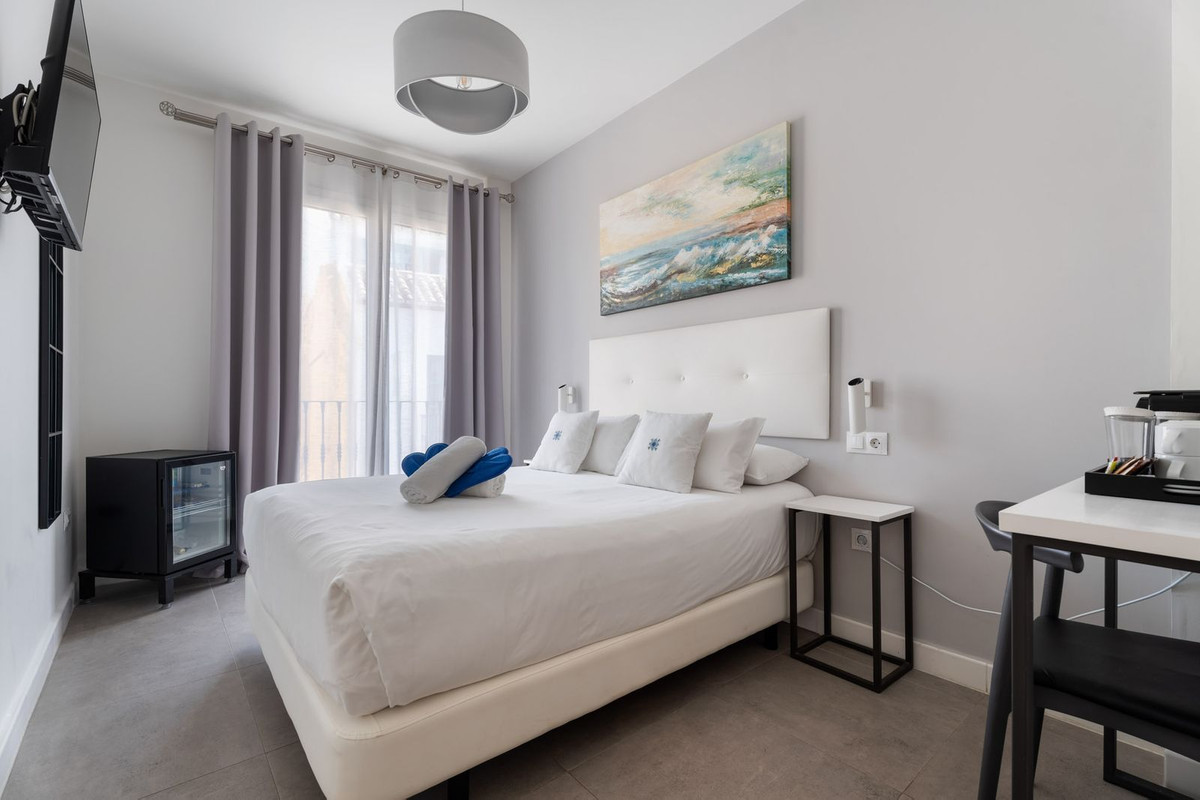 Se vende Hotel de 11 dormitorios en Costa Del Sol, Málaga, España