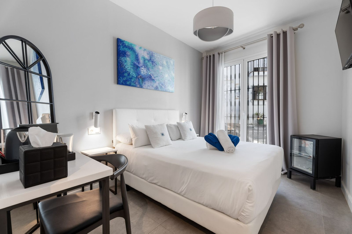 Se vende Hotel de 11 dormitorios en Costa Del Sol, Málaga, España