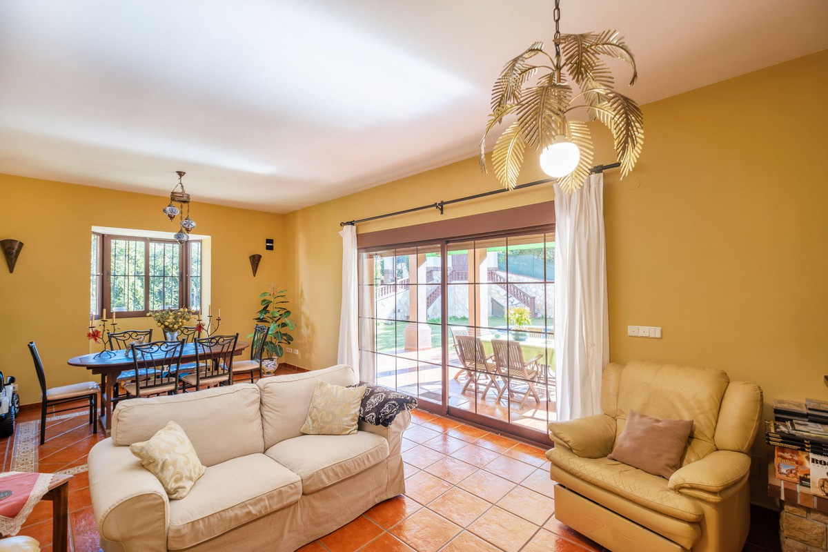 Se vende Villa - Chalet de 6 dormitorios en Costa Del Sol, Málaga, España