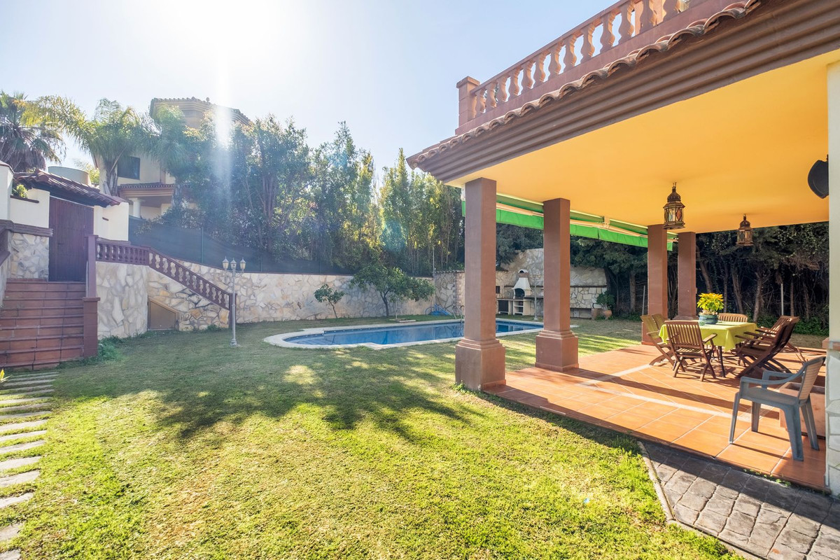 Se vende Villa - Chalet de 6 dormitorios en Costa Del Sol, Málaga, España