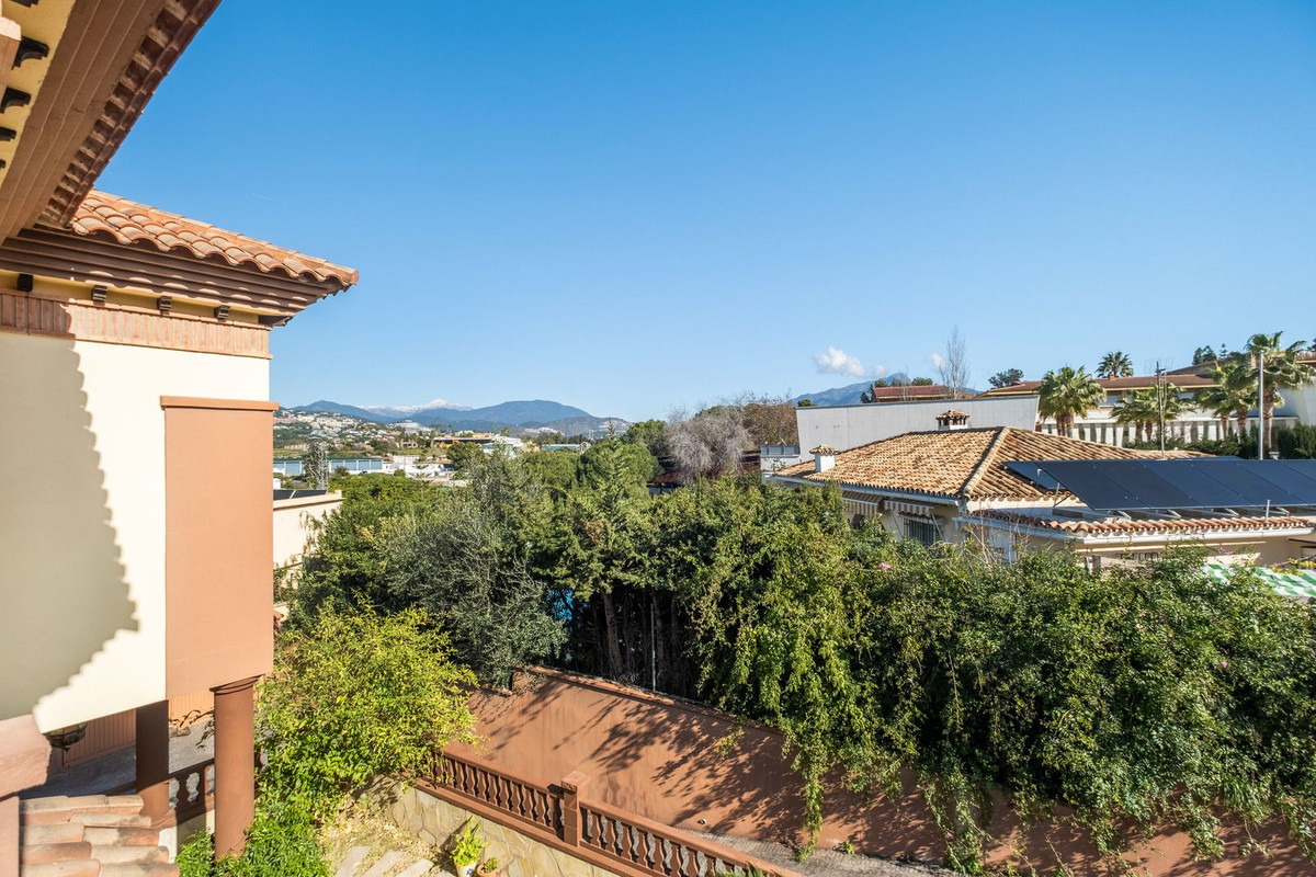 Se vende Villa - Chalet de 6 dormitorios en Costa Del Sol, Málaga, España
