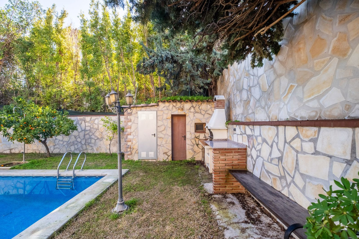 Se vende Villa - Chalet de 6 dormitorios en Costa Del Sol, Málaga, España