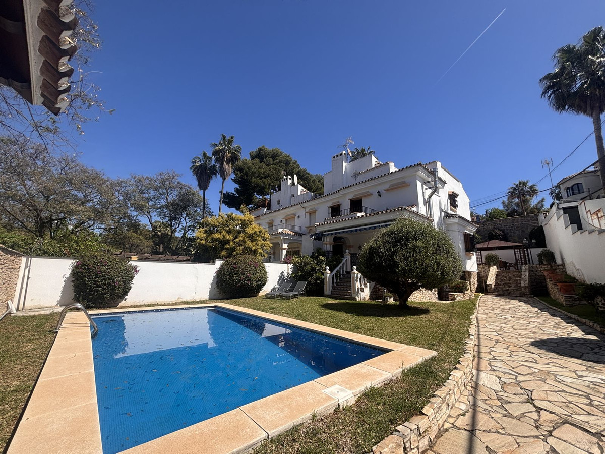 3 Bed Townhouse for sale in Nueva Andalucía Costa Del Sol, Málaga, Spain