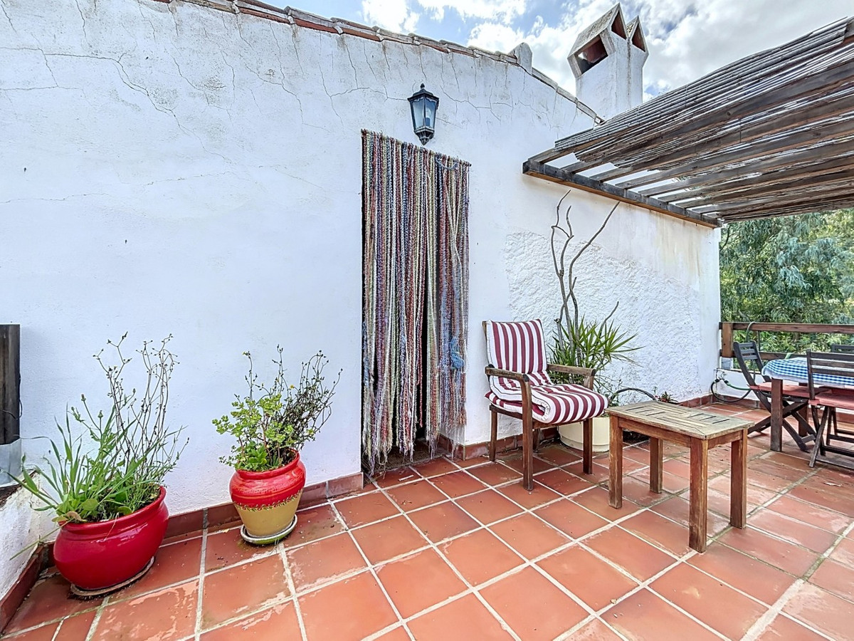 6 Bed Townhouse for sale in Comares Costa Del Sol East, Málaga, Spain