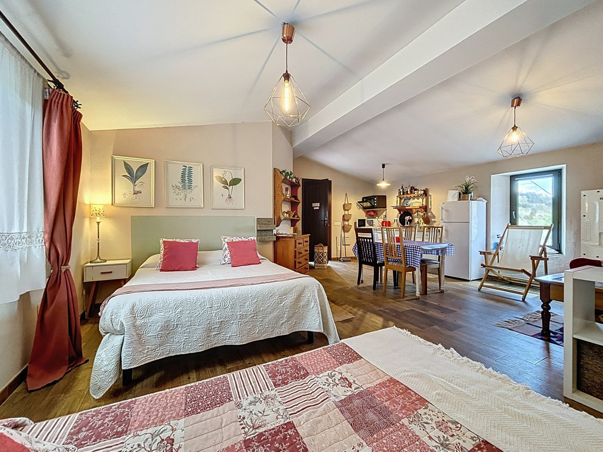 6 Bed Townhouse for sale in Comares Costa Del Sol East, Málaga, Spain