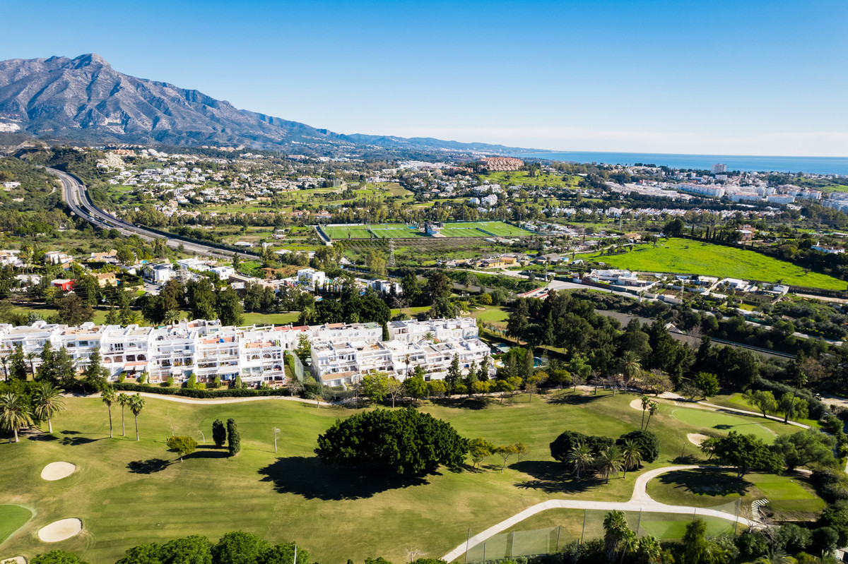 3 Bed Apartment for sale in Benahavís Costa Del Sol, Málaga, Spain