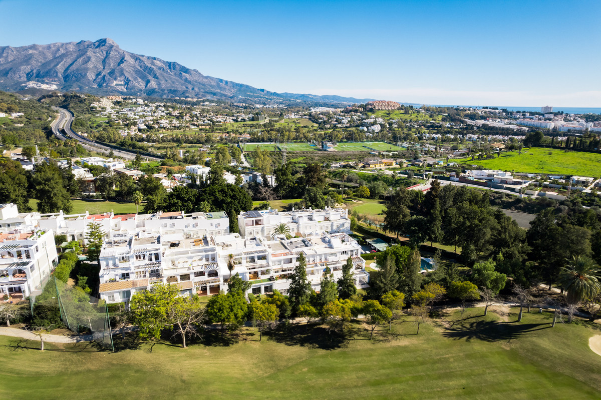 3 Bed Apartment for sale in Benahavís Costa Del Sol, Málaga, Spain