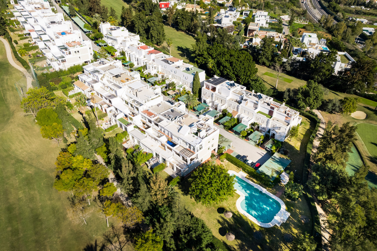 3 Bed Apartment for sale in Benahavís Costa Del Sol, Málaga, Spain