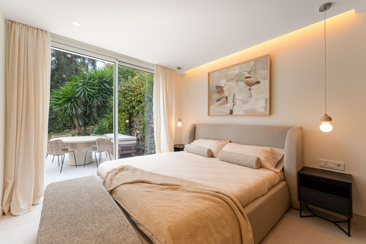 3 Bed Apartment for sale in Benahavís Costa Del Sol, Málaga, Spain