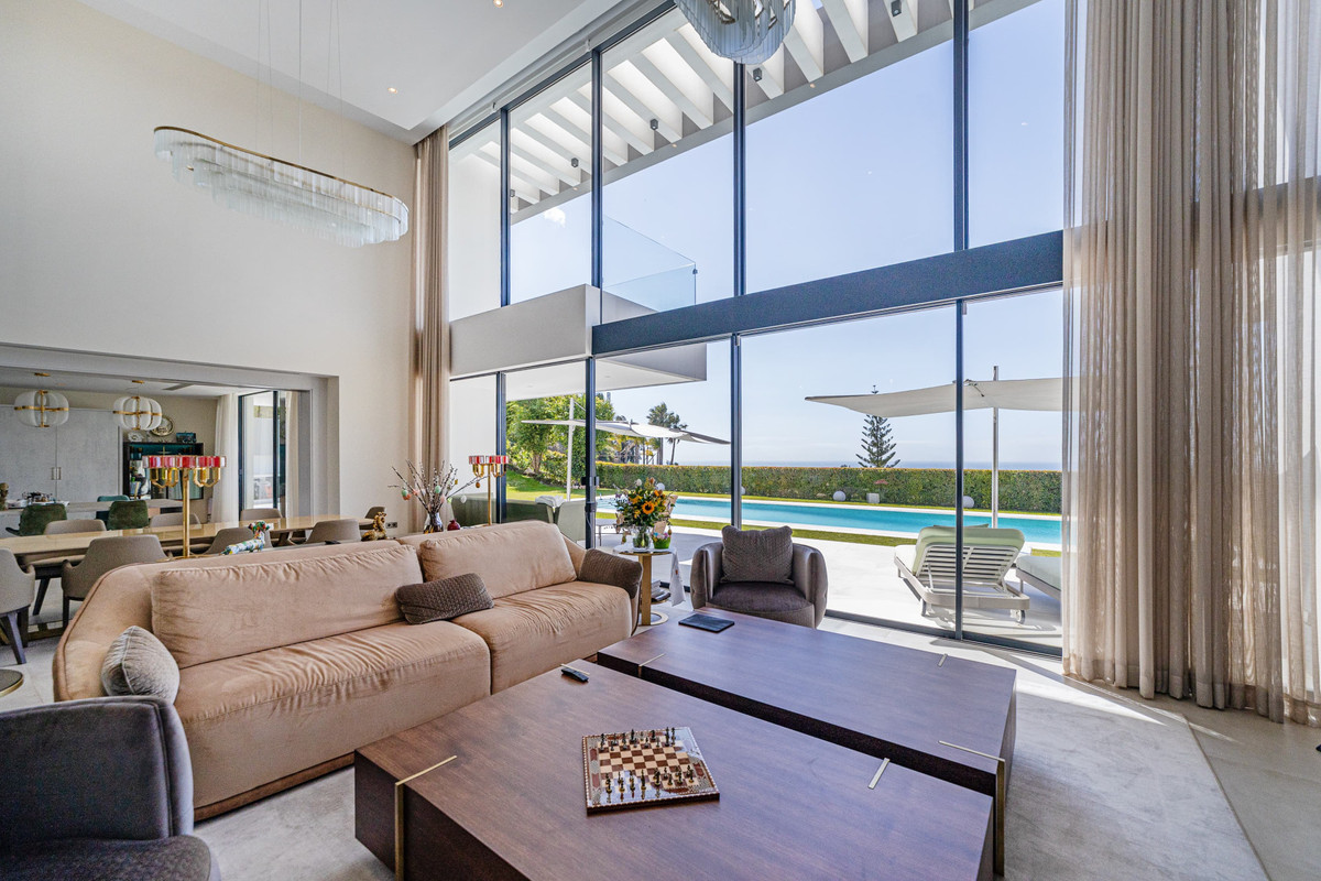 5 Bed Townhouse for sale in Los Arqueros Costa Del Sol, Málaga, Spain