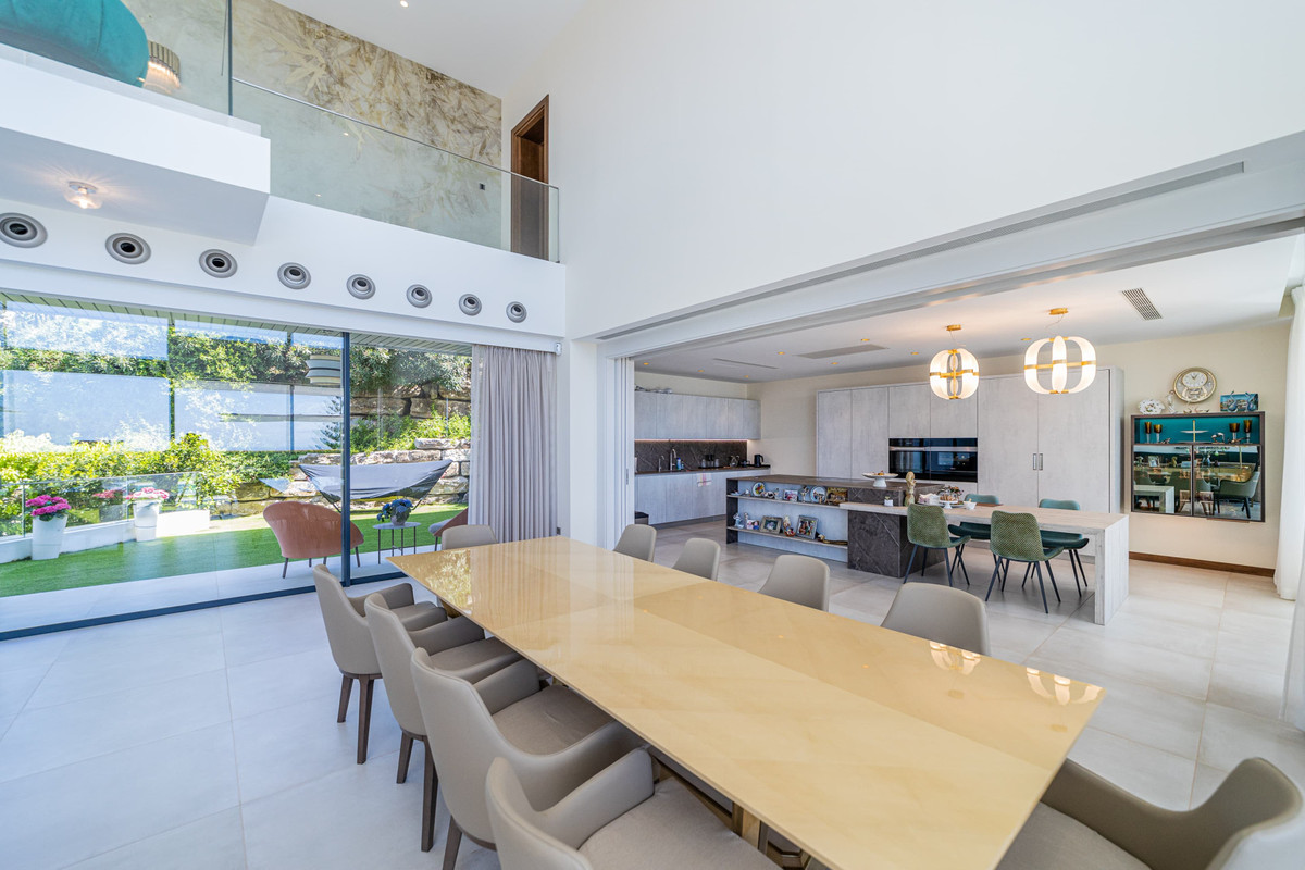 5 Bed Townhouse for sale in Los Arqueros Costa Del Sol, Málaga, Spain