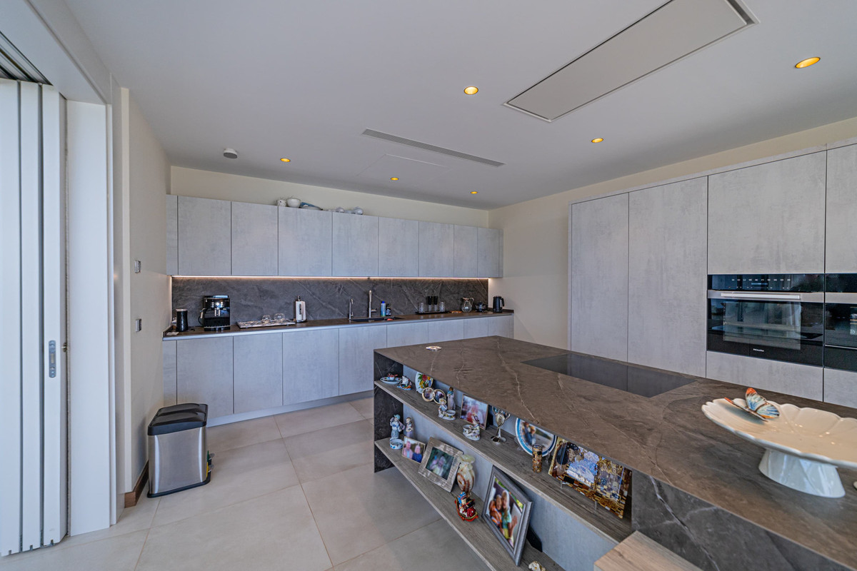 5 Bed Townhouse for sale in Los Arqueros Costa Del Sol, Málaga, Spain