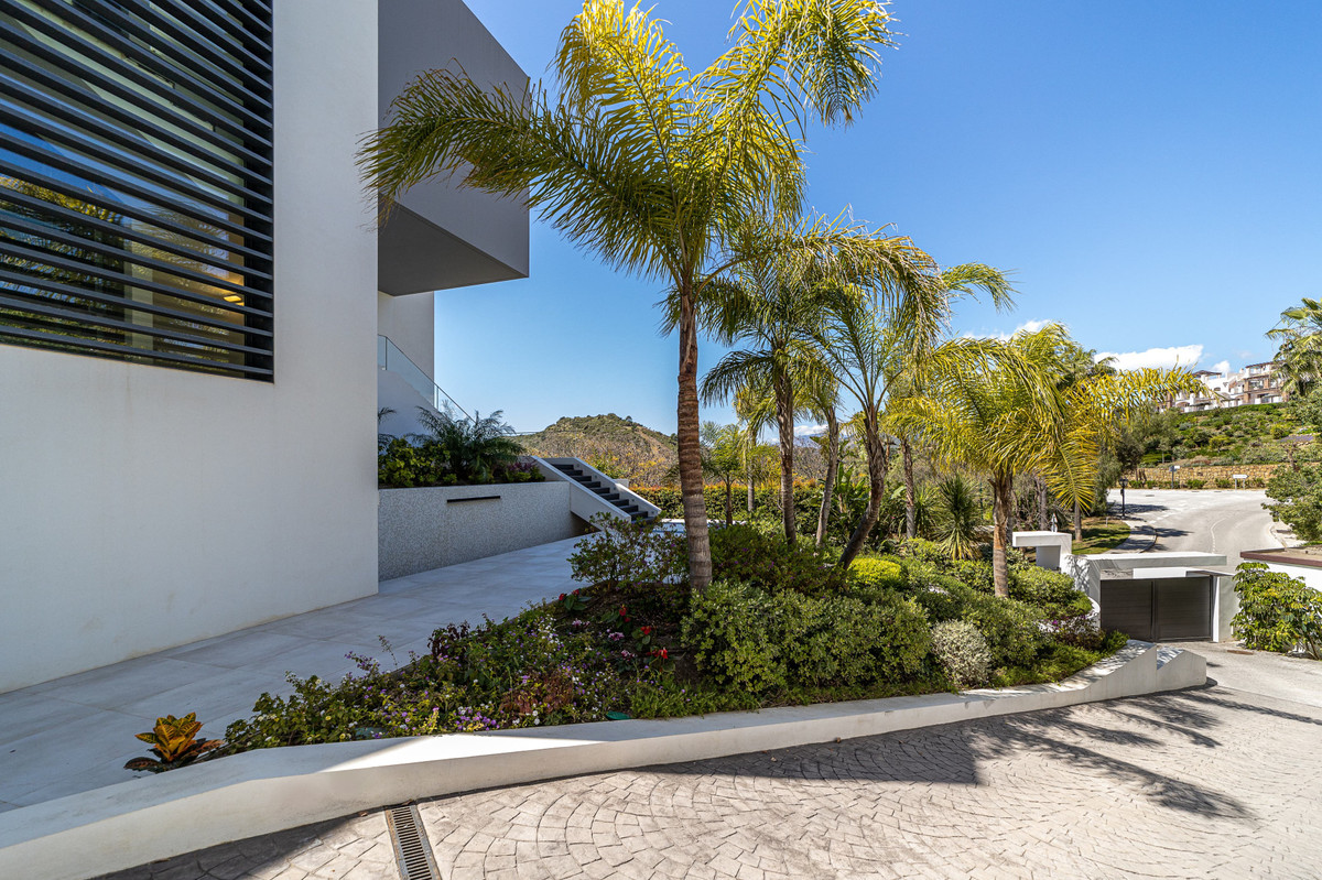 5 Bed Townhouse for sale in Los Arqueros Costa Del Sol, Málaga, Spain