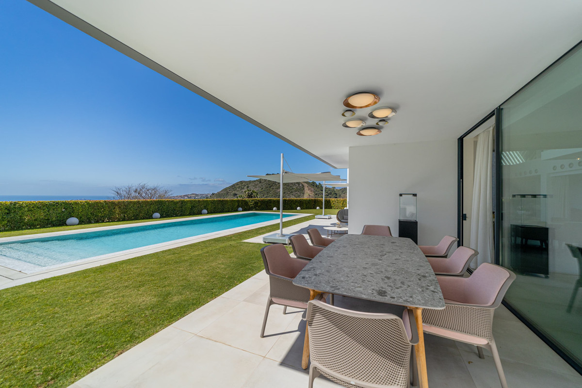 5 Bed Townhouse for sale in Los Arqueros Costa Del Sol, Málaga, Spain