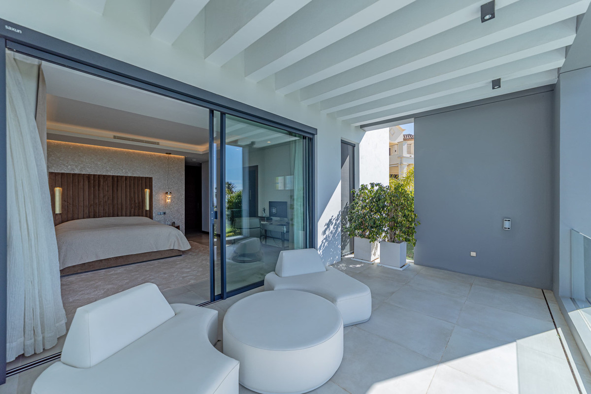 5 Bed Townhouse for sale in Los Arqueros Costa Del Sol, Málaga, Spain