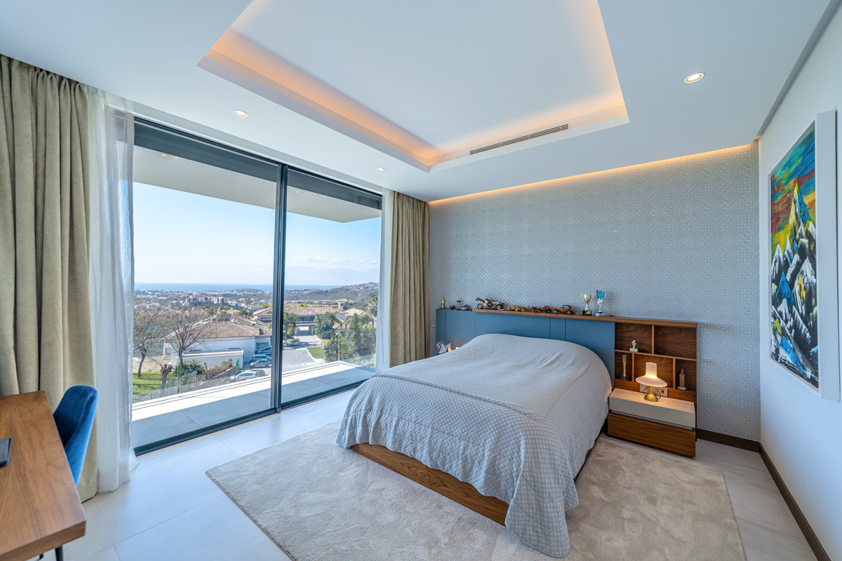5 Bed Townhouse for sale in Los Arqueros Costa Del Sol, Málaga, Spain